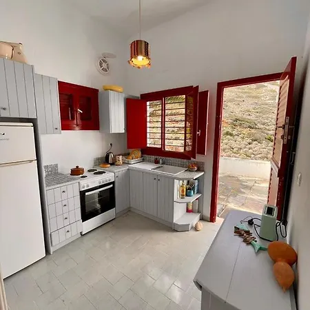 Tina's House Outstanding Seaside House Kamares Sifnos Casa vacanze *